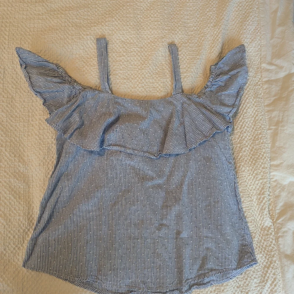 Off Shoulder Ruffle Blouse - Picture 5 of 5